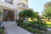 Follow The Sun Polis Exterior foto
